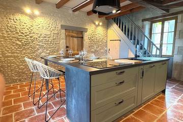 Gîte pour 4 personnes, avec piscine et jardin dans Saint-Privat-en-Périgord