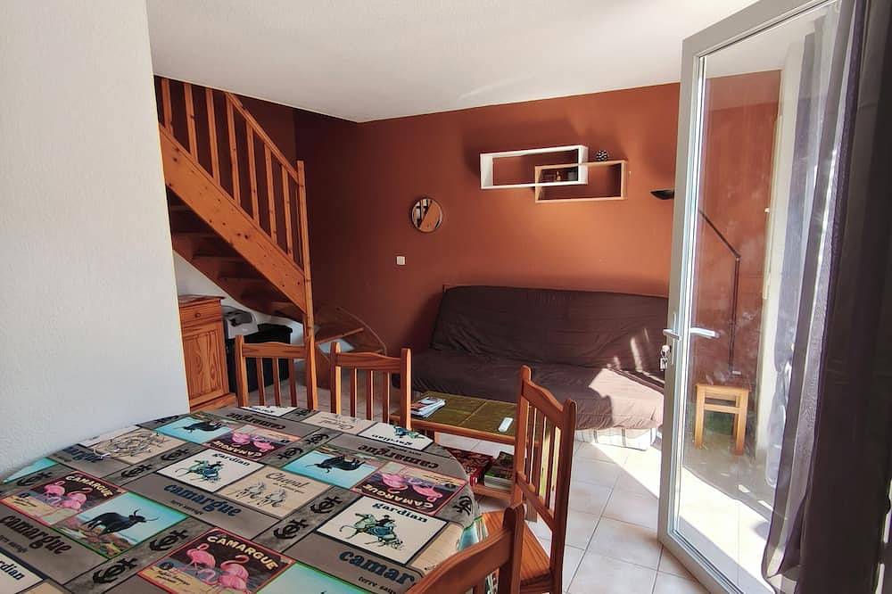 Mor Breizh, small cottage. in Calvisson, Mediterranean Coast (France)