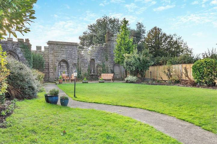 Log cabin for 3 people, with garden in Ulverston