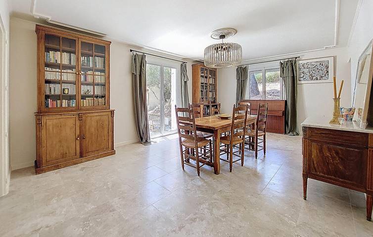 Gemütliches Aramon Apartment mit Pool, Parkplatz & WiFi in Aramon, Nimes und Umgebung