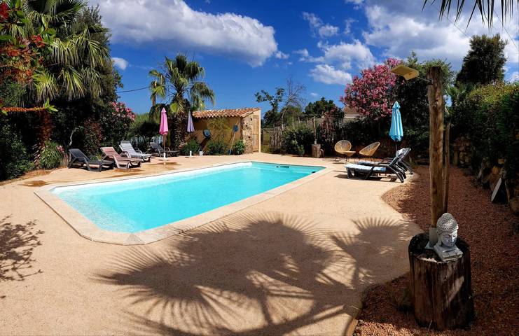Villa pour 6 personnes, avec piscine ainsi que jardin et terrasse en Corse - 3