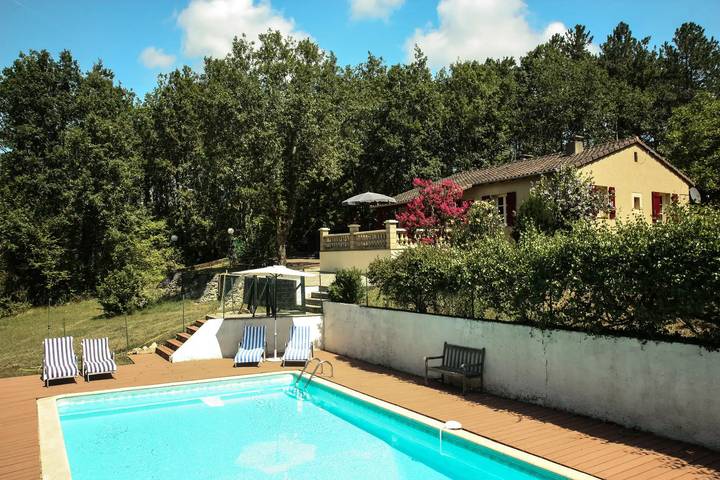 Gîte pour 4 personnes, avec piscine, animaux acceptés à Pontcirq