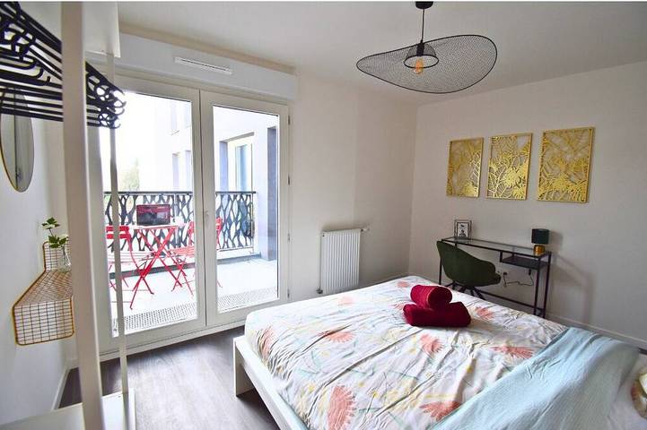 Appartement entier, Écho Parisien : Élégance et Confort à Paris in Aubervilliers, Seine-Saint-Denis