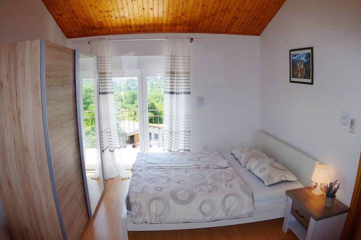 Villa mit privatem Pool in Dorf Kujići für 12 Personen in Kujici, Marčana