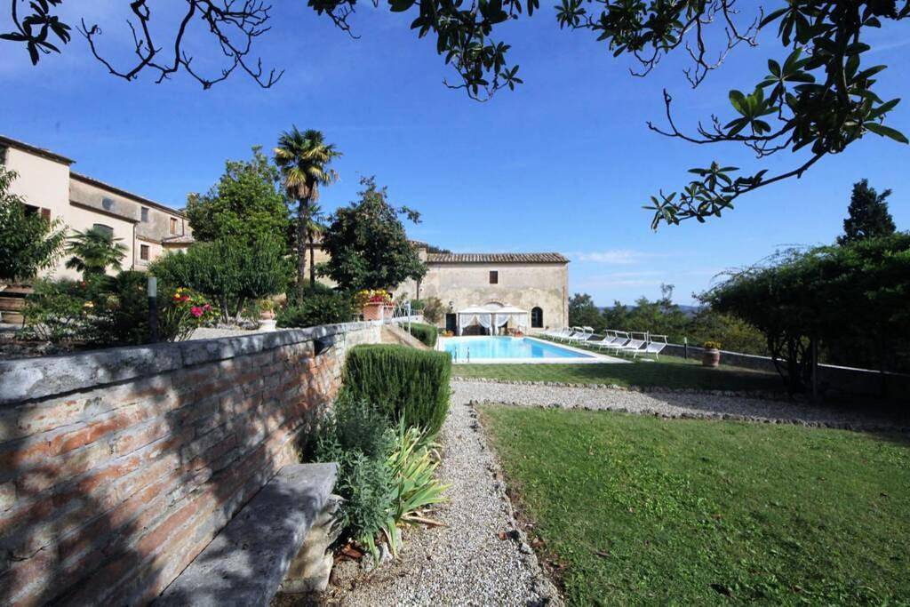 Villa with Private Pool in San Giovanni d'Asso, Montalcino