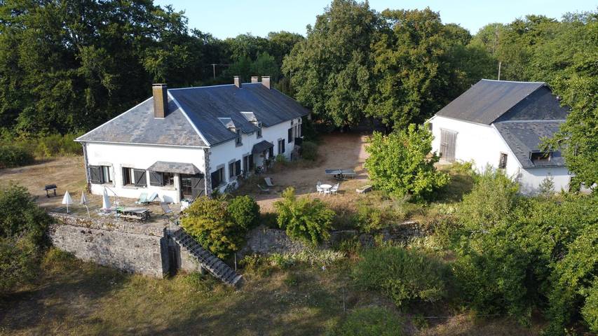 Gîte pour 11 personnes, avec terrasse et jardin, animaux acceptés dans Lac des Settons - 3