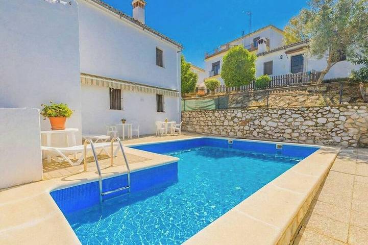 Chalet para 6 personas, con jardín y piscina - 1