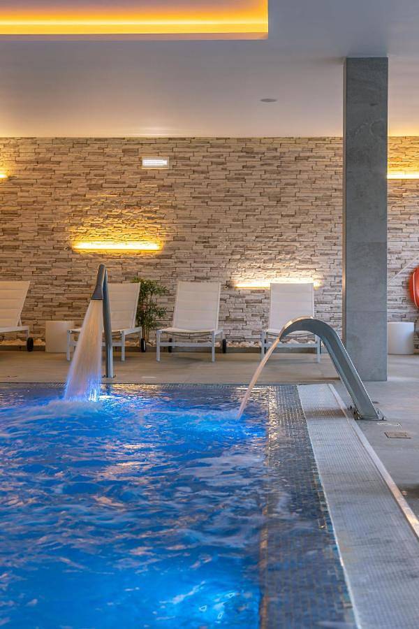 Hôtel pour 3 personnes, avec piscine et jardin ainsi que jacuzzi et sauna à Ribeira de Pena