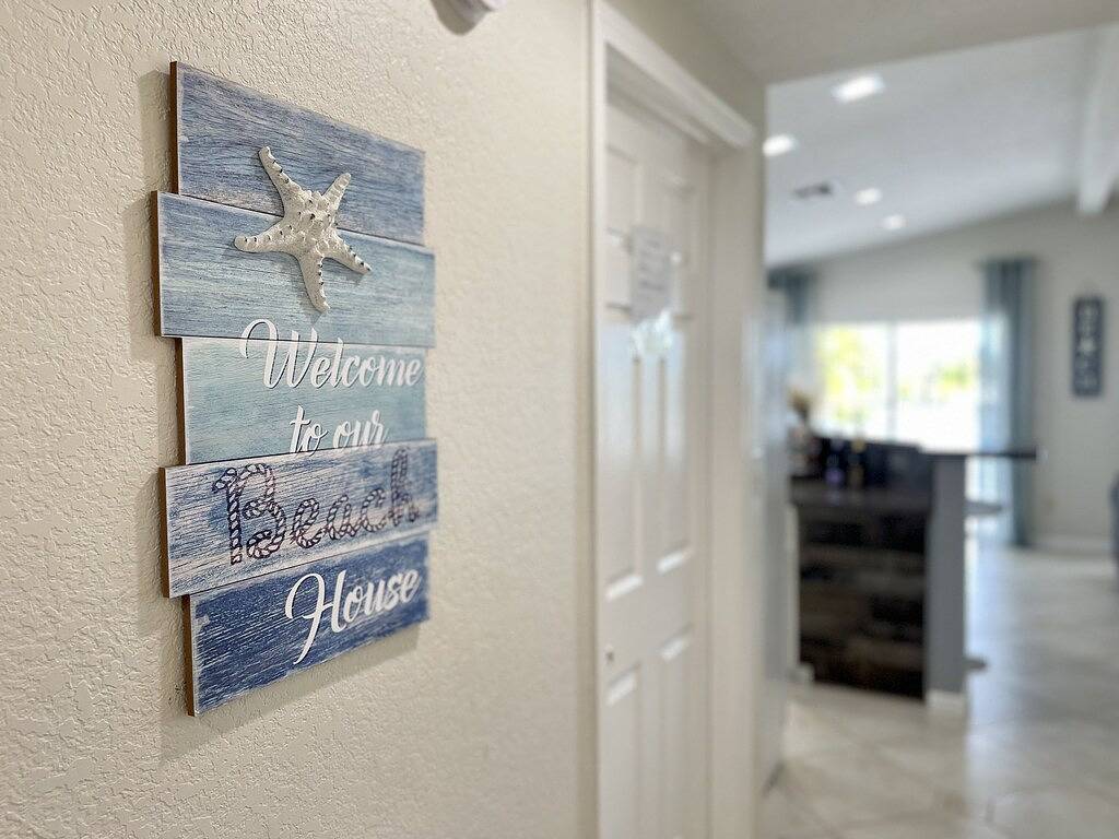 In the heart of Marathon just seconds to the open waters in Marathon, Monroe County