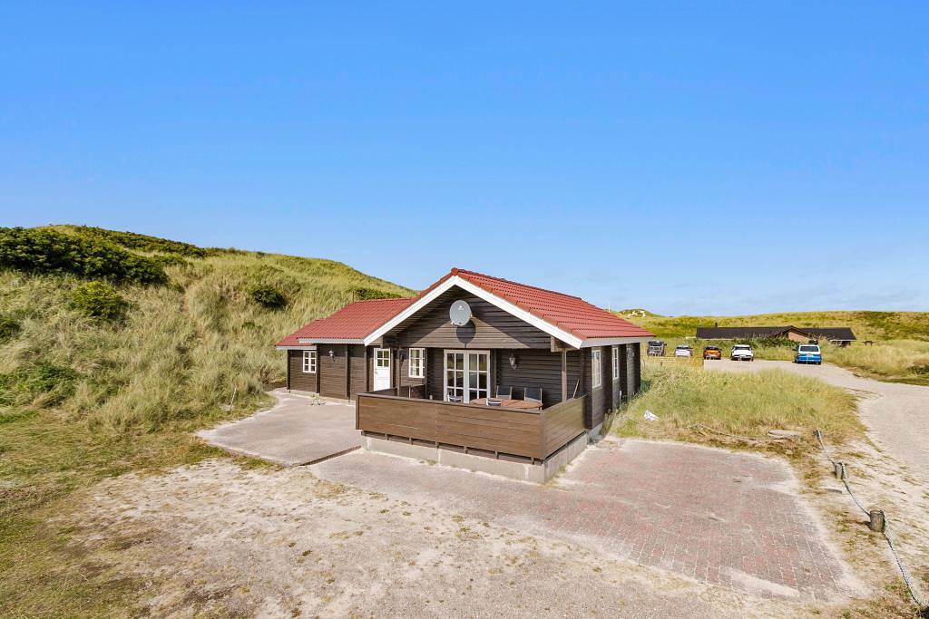 Bjælkehus med sauna blot et stenkast fra Vesterhavet in Bjerregård, Holmsland Klit