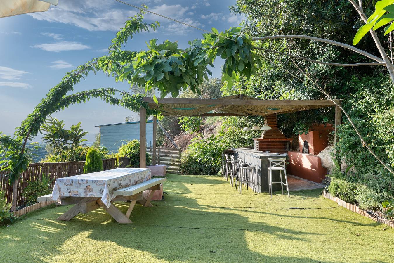 Villa de Madeira: Sea View Retreat with Wi-Fi, Air Conditioning, Private Pool & Jacuzzi in Alfa, Rethymno region