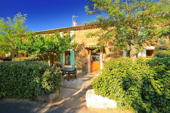 Gîte pour 4 personnes, avec Terrasse et Jardin