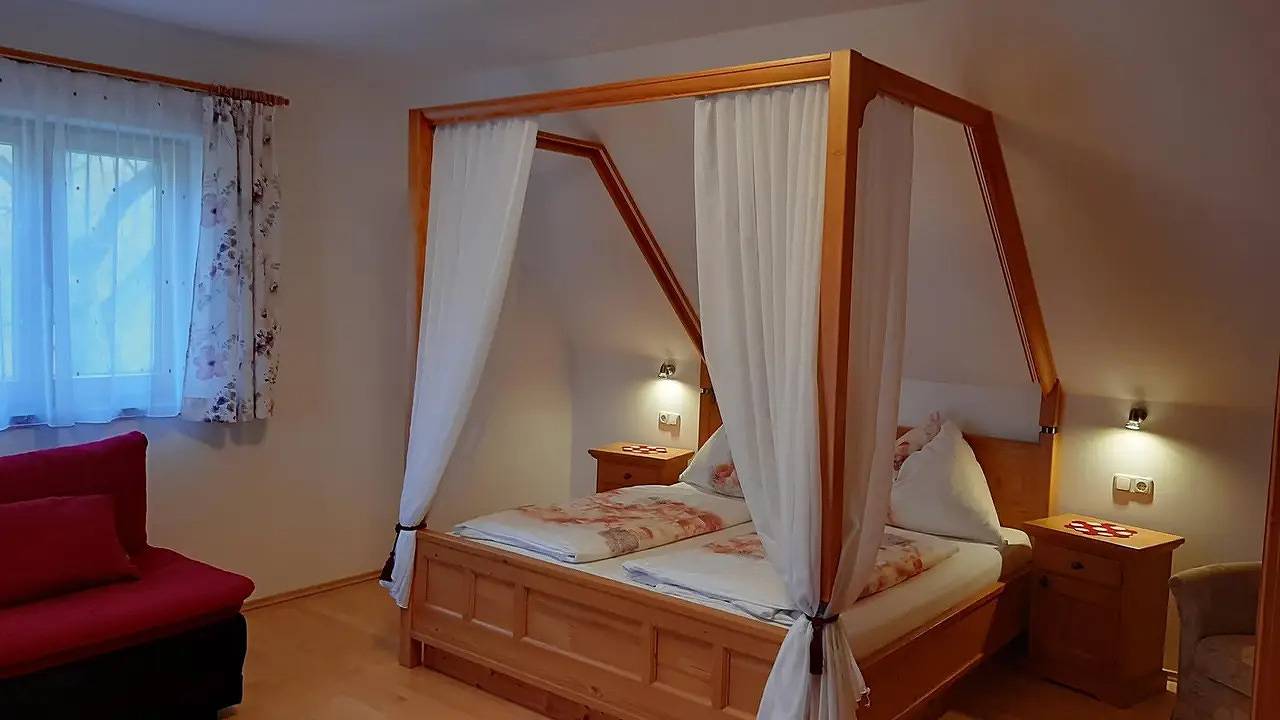 Ganze Ferienwohnung, Ferienwohnung für 4 Personen (100 m²) in Mühldorf bei Feldbach in Südoststeiermark, Feldbach