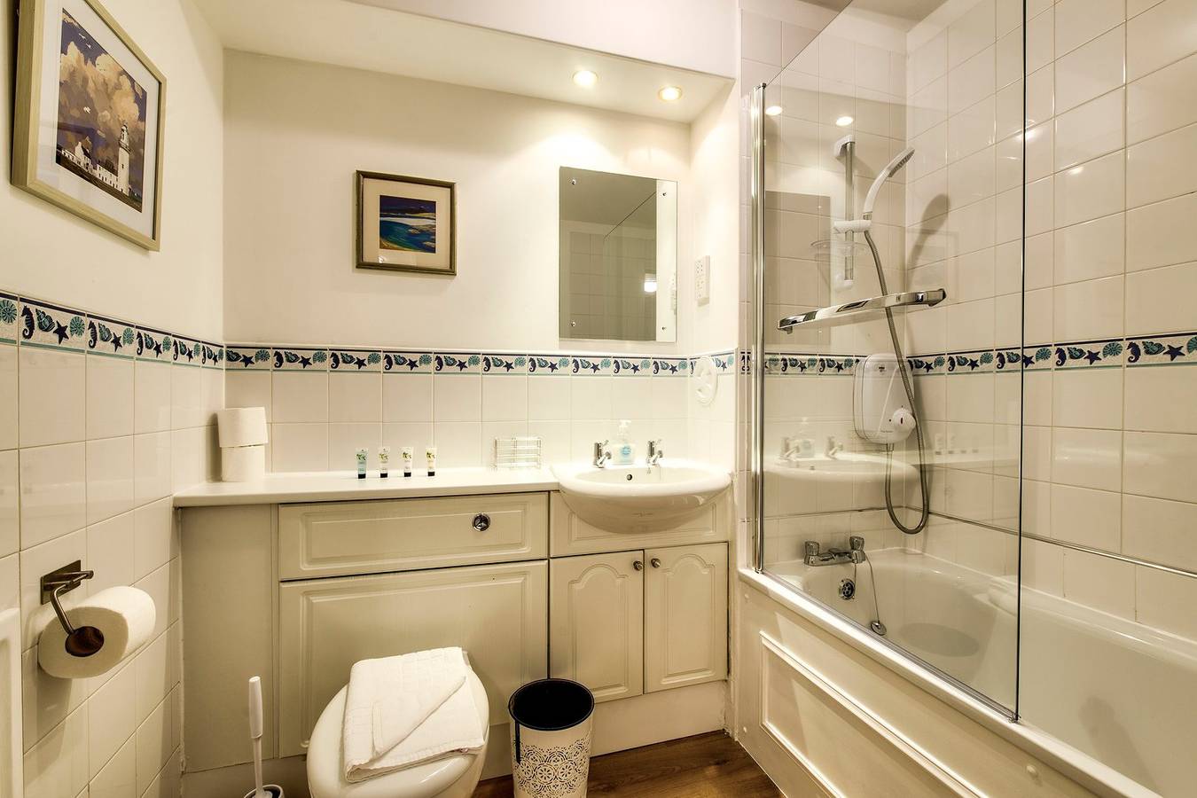 Entire apartment, Guestready - Stylish Apt w/ Parking near Edinburgh in Leith, Edinburgh