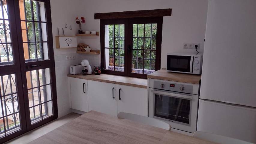 Casa rural para 8 personas, con Terraza y Jardín además de Piscina y Vistas en Riogordo - 4