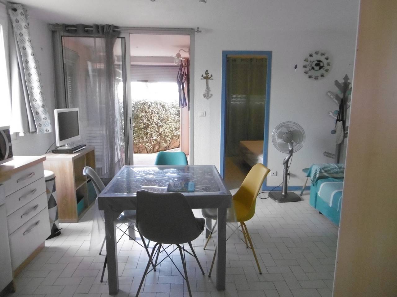 Appartement entier, Gruissan: T3, 4 Pers, Piscine, Parking, Proche Commerce, Environnement Calme, Accès Plage in Gruissan (Ville), Gruissan