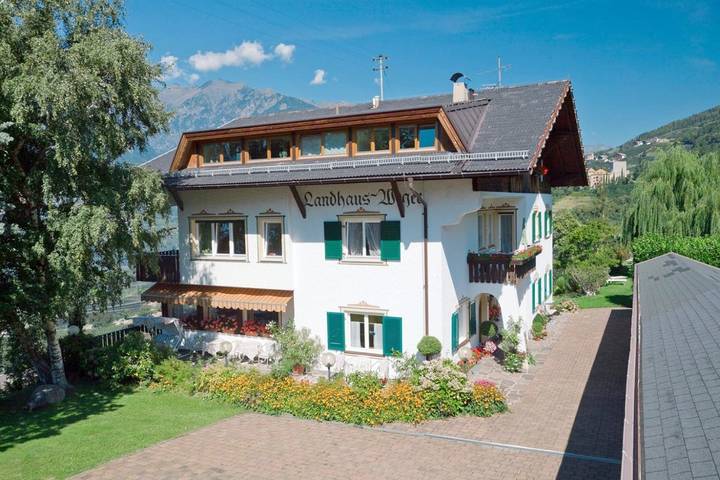 Agriturismo voor 3 personen, with Balkon and Terras as well as Tuin and Zwembad in Meran