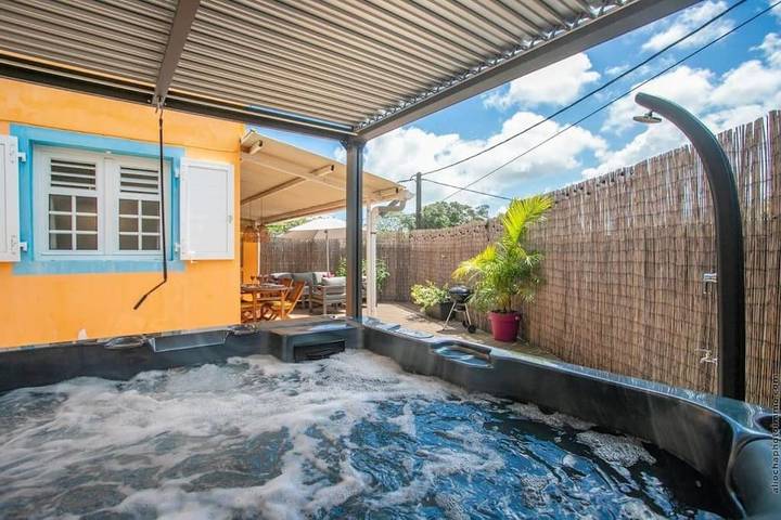 Appartement de vacances pour 4 personnes, avec terrasse et jacuzzi