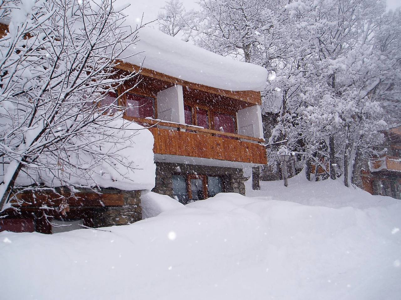 Apartamento entero, Les Lauzes 3 Bonneval-sur-Arc: Chalet renovado junto a las pistas in Bonneval-sur-Arc, Región de Saint-Jean-de-Maurienne