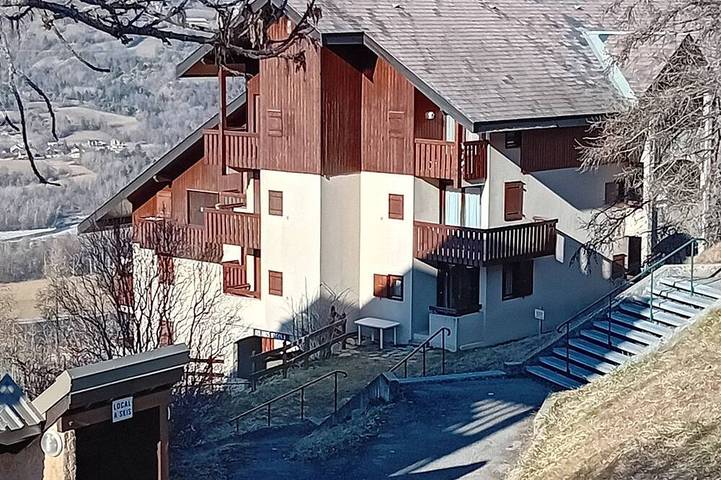 Ganze Wohnung, T3 45 m Carré 6 Personnes Prix Adapté à la Saison in Saint-Léger-les-Mélèzes, Nationalpark Écrins
