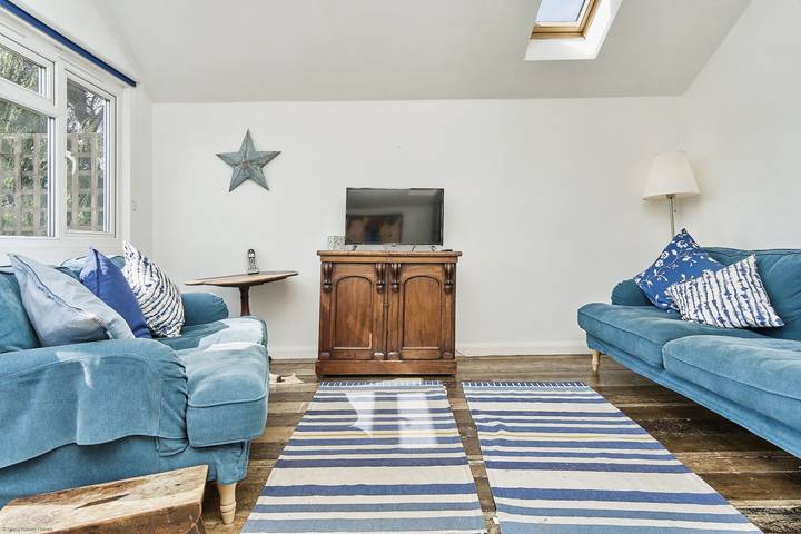 28 Marsh Road in Gurnard, Isle of Wight