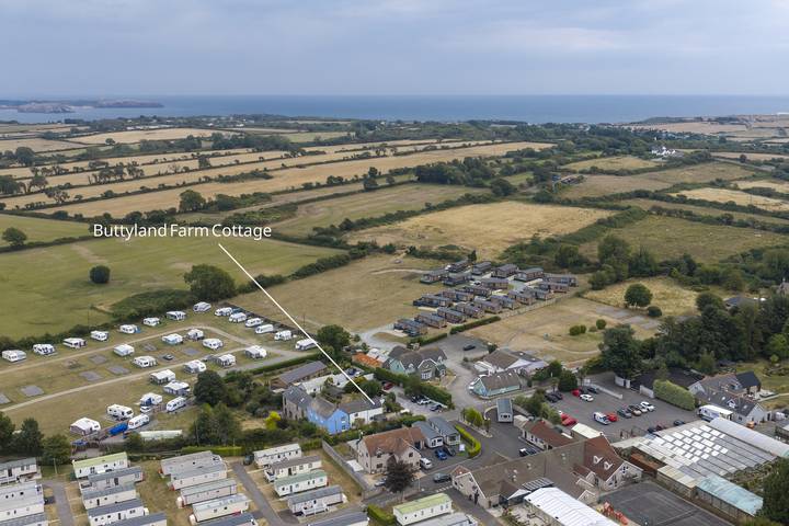 Buttyland Farm Cottage - Parking, Firepit in Manorbier, Pembrokeshire