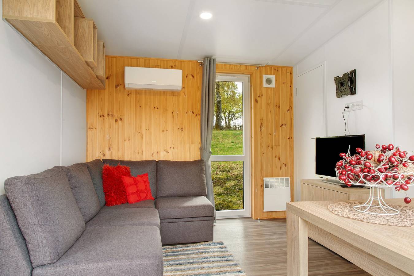 Vakantiehuis 'Tinyhaus 1' met Uitzicht op de Bergen, Wi-Fi en Airconditioning, foto 8