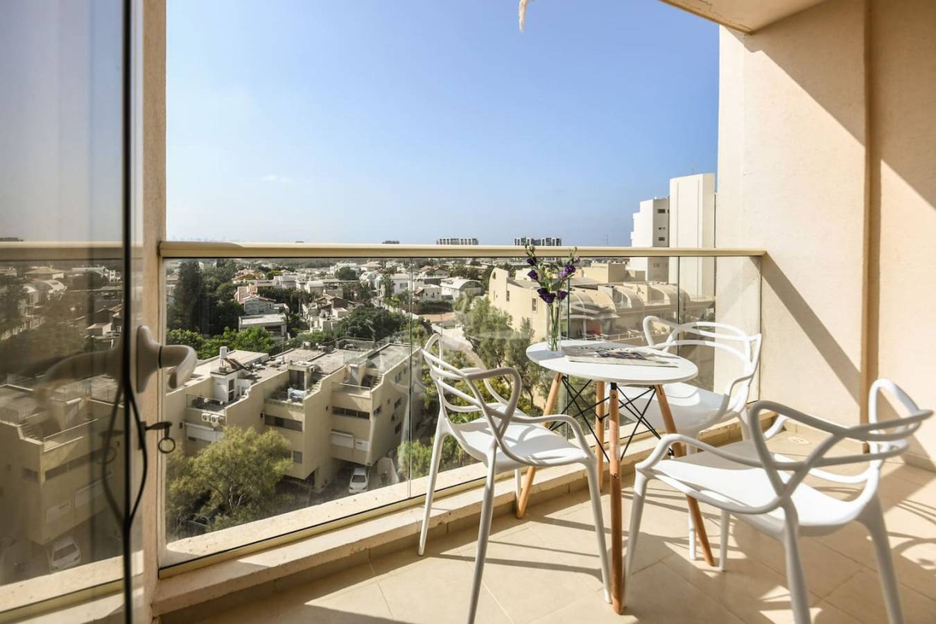 Entire apartment, Skyline 1Br Apartment with City and Sea View in Herzliya, Tel Aviv District