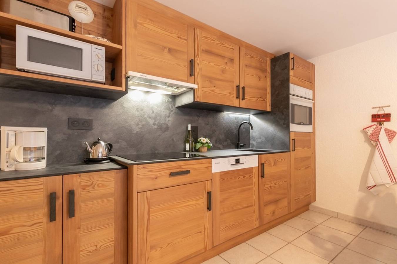 Appartement entier, Appartement La Madeleine – Val Cenis, classé 3 étoiles, balcon plein sud in Lanslebourg-Mont-Cenis, Massif de la Vanoise