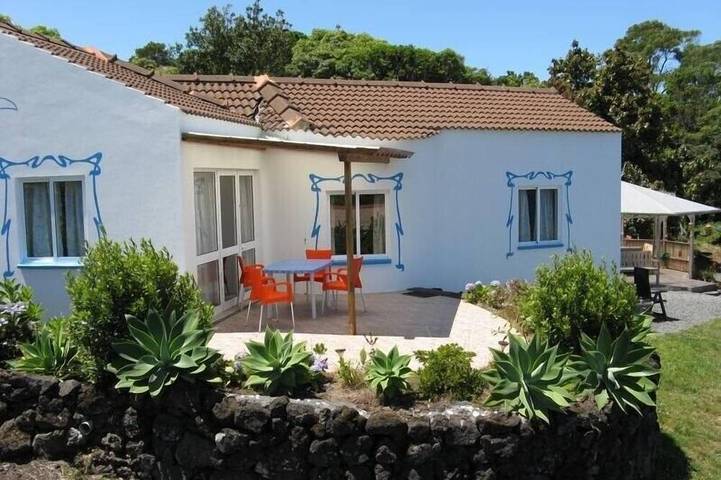 Casa de férias para 4 pessoas, com jardim e terraço, com animais de estimação na Ilha do Pico