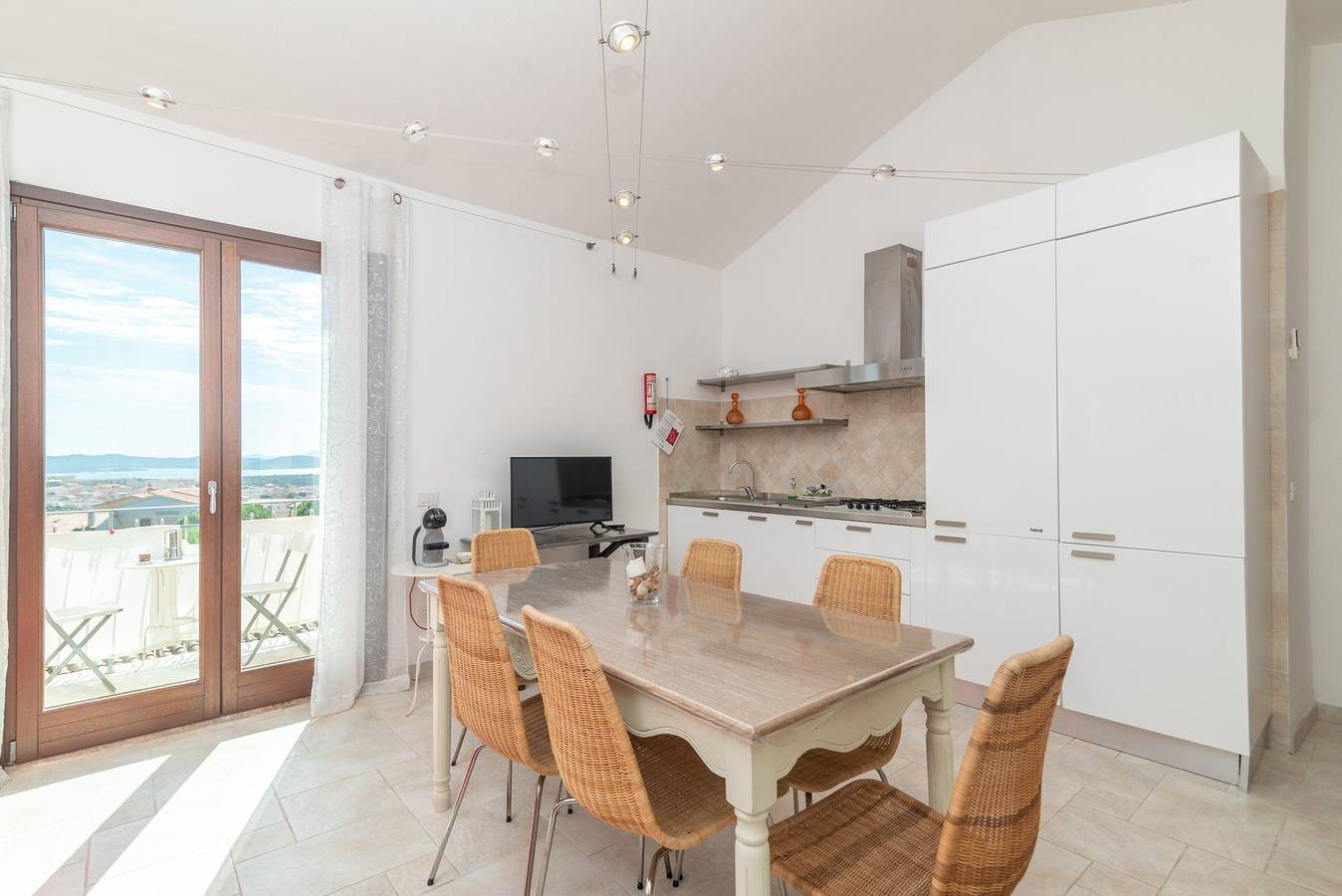 Appartamento intero, Appartamento per vacanze "B 104 Puntavilla Mare" -vista mare in Parco Nazionale dell'Arcipelago di La Maddalena, Isola della Maddalena