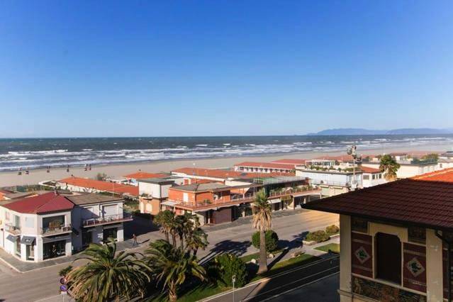 Ferienwohnung für 4 Personen, mit Ausblick in Viareggio