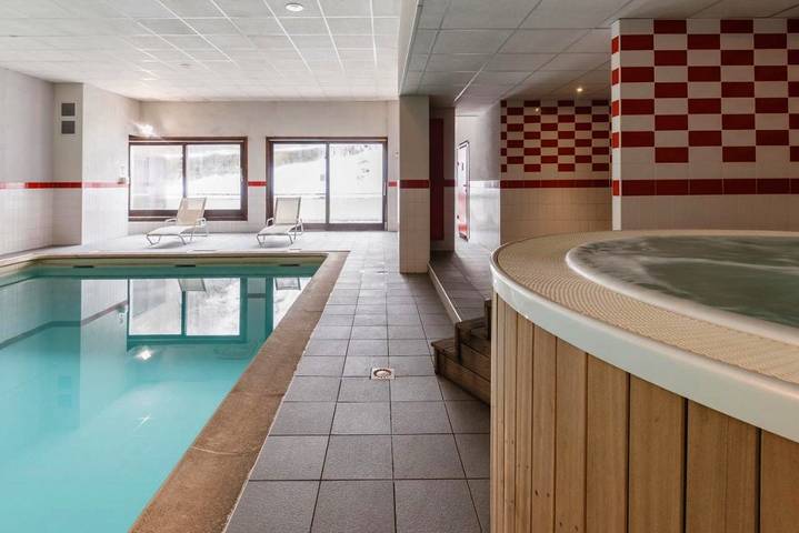 Appart’hôtel pour 4 personnes, avec piscine et terrasse, animaux acceptés