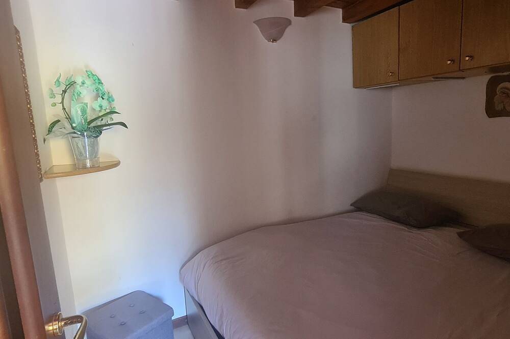 Chalet mit Pool für 2 Personen in Valle Albano in Garzeno, Gemeinde Garzeno