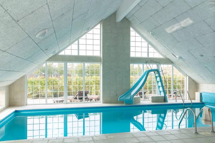 Ferienhaus für 32 Personen, mit Whirlpool und Terrasse sowie Garten und Kinderpool auf Seeland - 4