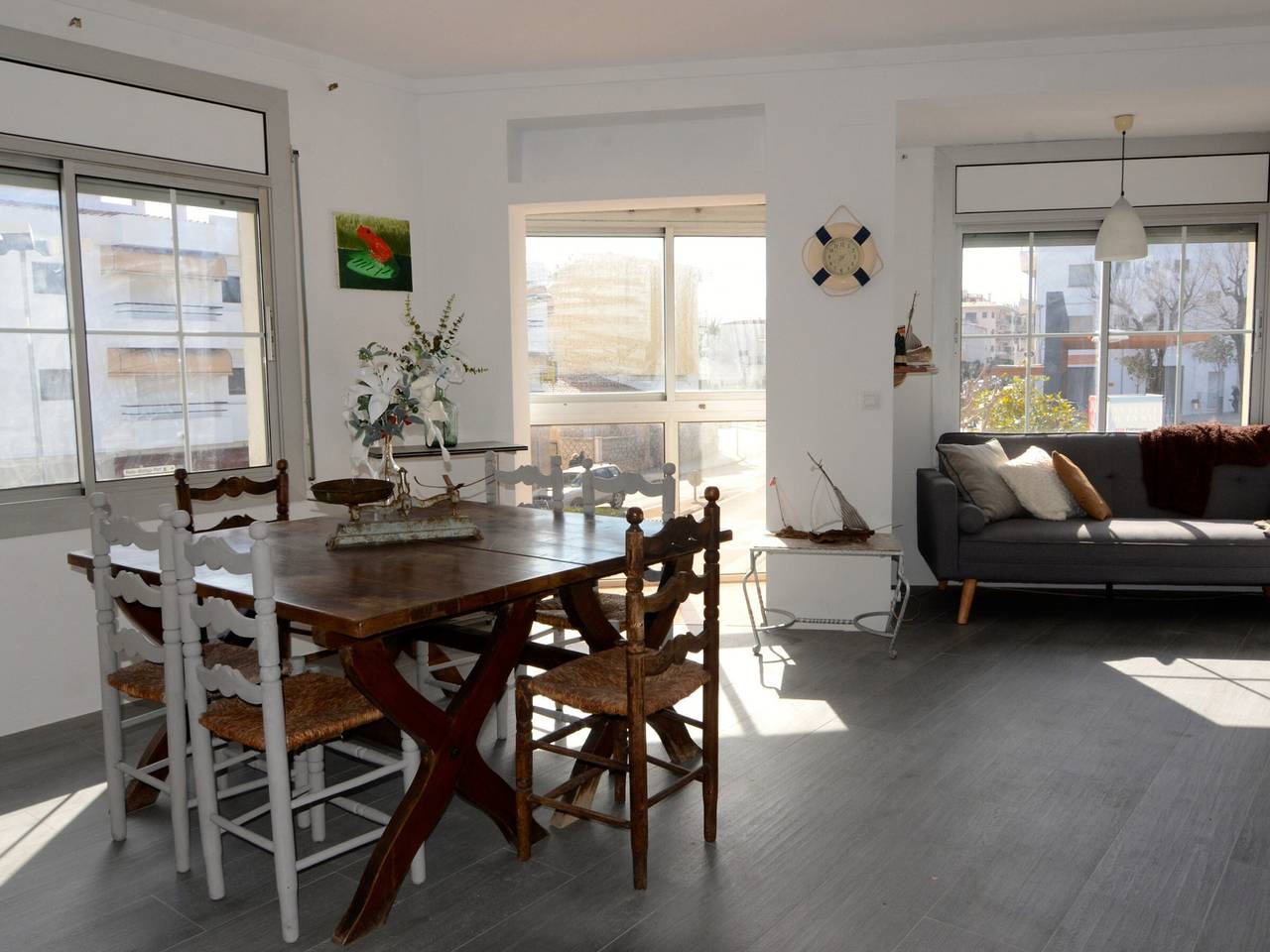 Entire apartment, Spacious 3-Br Apartment for 6 in L'Escala with A/C, Wifi, and Washer in l'Escala, Upper Empordà