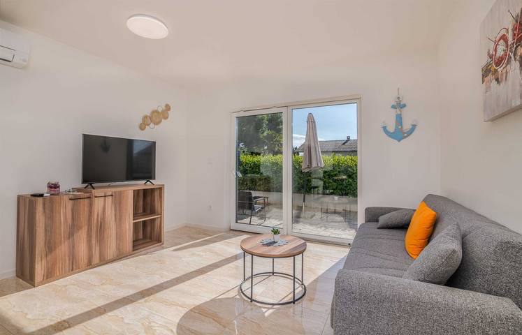 Ganze Wohnung, Apartment Martina 1 im Erdgeschoss in Malinska-Dubašnica, Krk