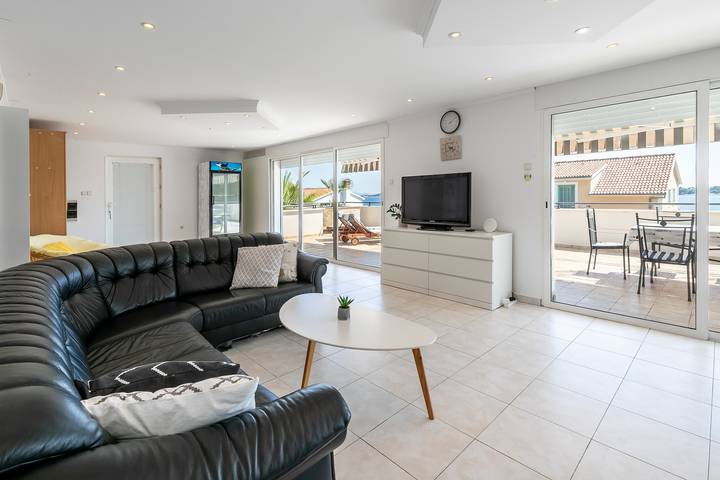 Vakantiewoning voor 8 personen, met balkon/terras, met huisdier op Korcula
