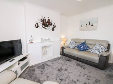 Holiday Home for 6 People in Brixham, Torbay, Photo 2