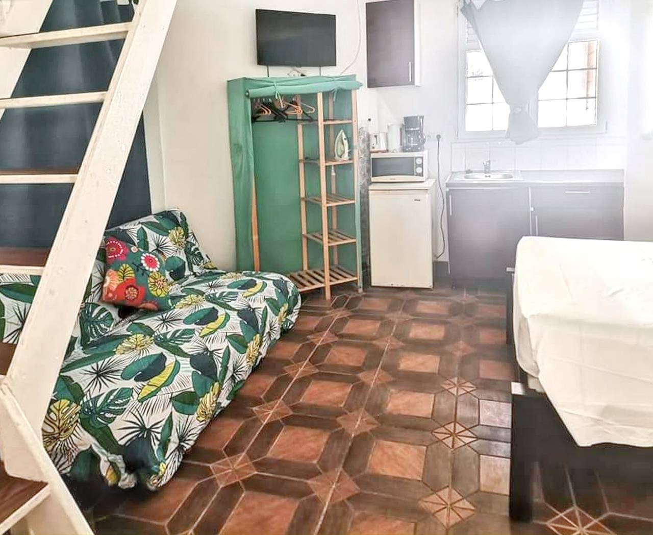 Bungalow acogedor con piscina en Le Gosier in Cocoyer, Le Gosier