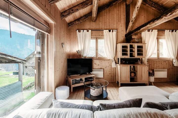 Ganze Wohnung, Romantisches Chalet in den Leventina Bergen (Romantic Chalet) in Vigera, Faido