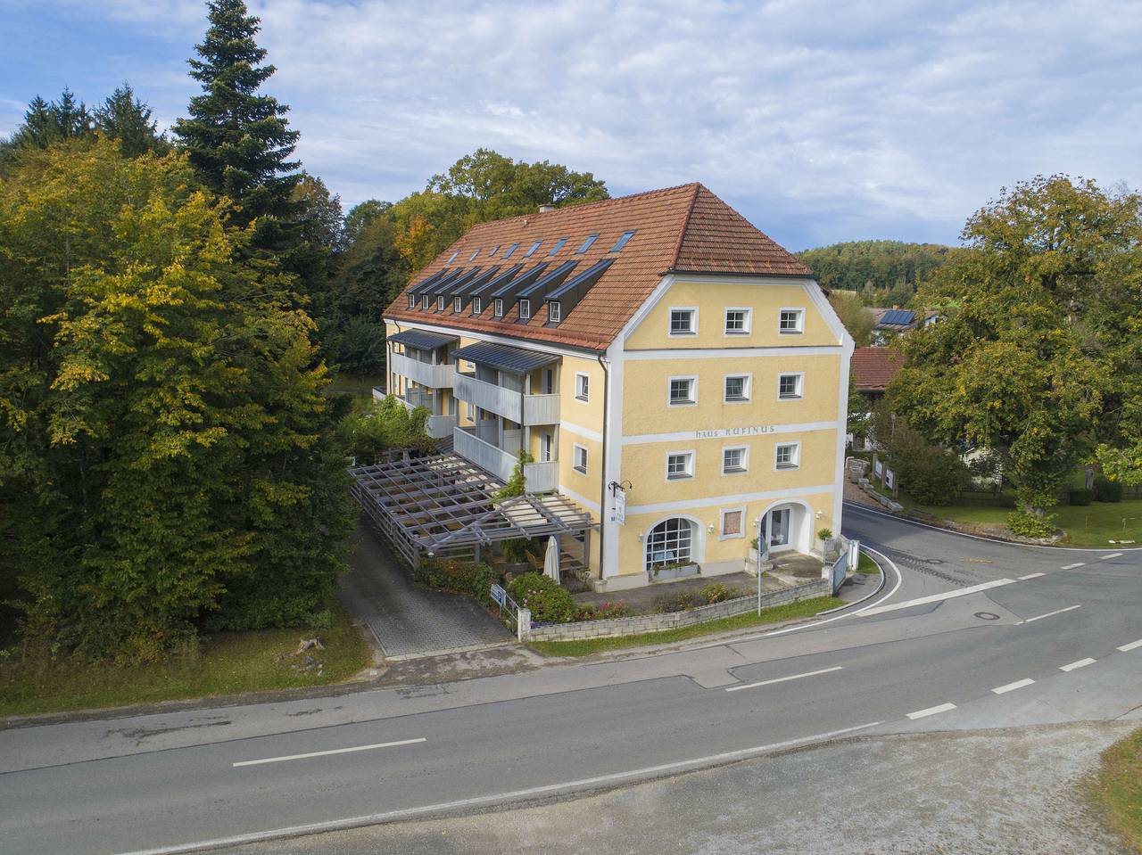 Haus Rufinus am Kloster Seeon-Hotel garni - Einzelzimmer mit Dusche/Wc in Seeon, Seebruck