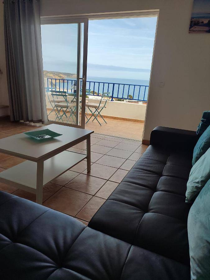Location de vacances pour 4 personnes, avec terrasse et vue, animaux acceptés à Salema - 3