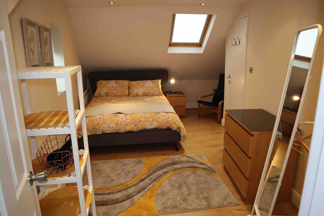 Ganze Ferienwohnung, Apartment - Sleeps 4 - Near Castle & Town Centre in Windsor, Berkshire