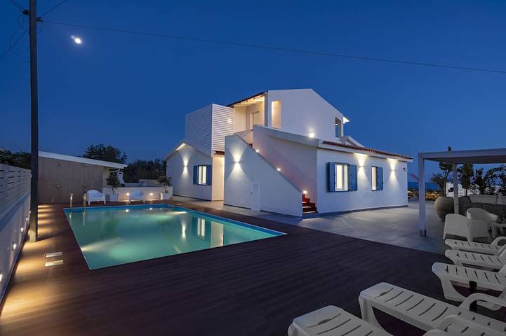 Villa pour 12 personnes, avec jardin et terrasse - 1