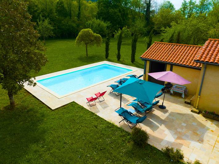 Gîte pour 10 personnes, avec piscine, animaux acceptés à Monplaisant