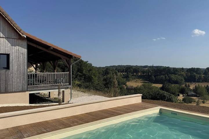 Gîte pour 6 personnes, avec Terrasse et Piscine dans Preyssac-d'Excideuil
