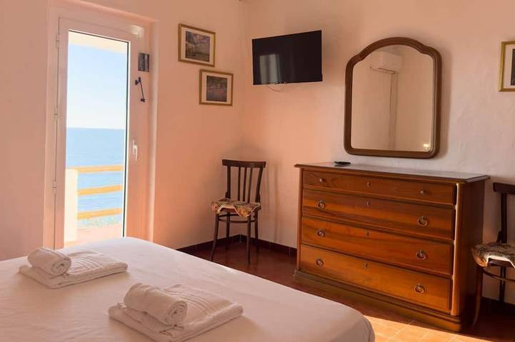 S'archittu Sunset House in Spiaggia di S'Archittu (Cuglieri), Cuglieri