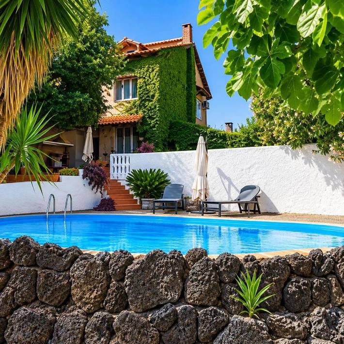 Casa vacanza per 12 persone, con Balcone e Terrazza nonché Giardino e Piscina a San Pietro Clarenza