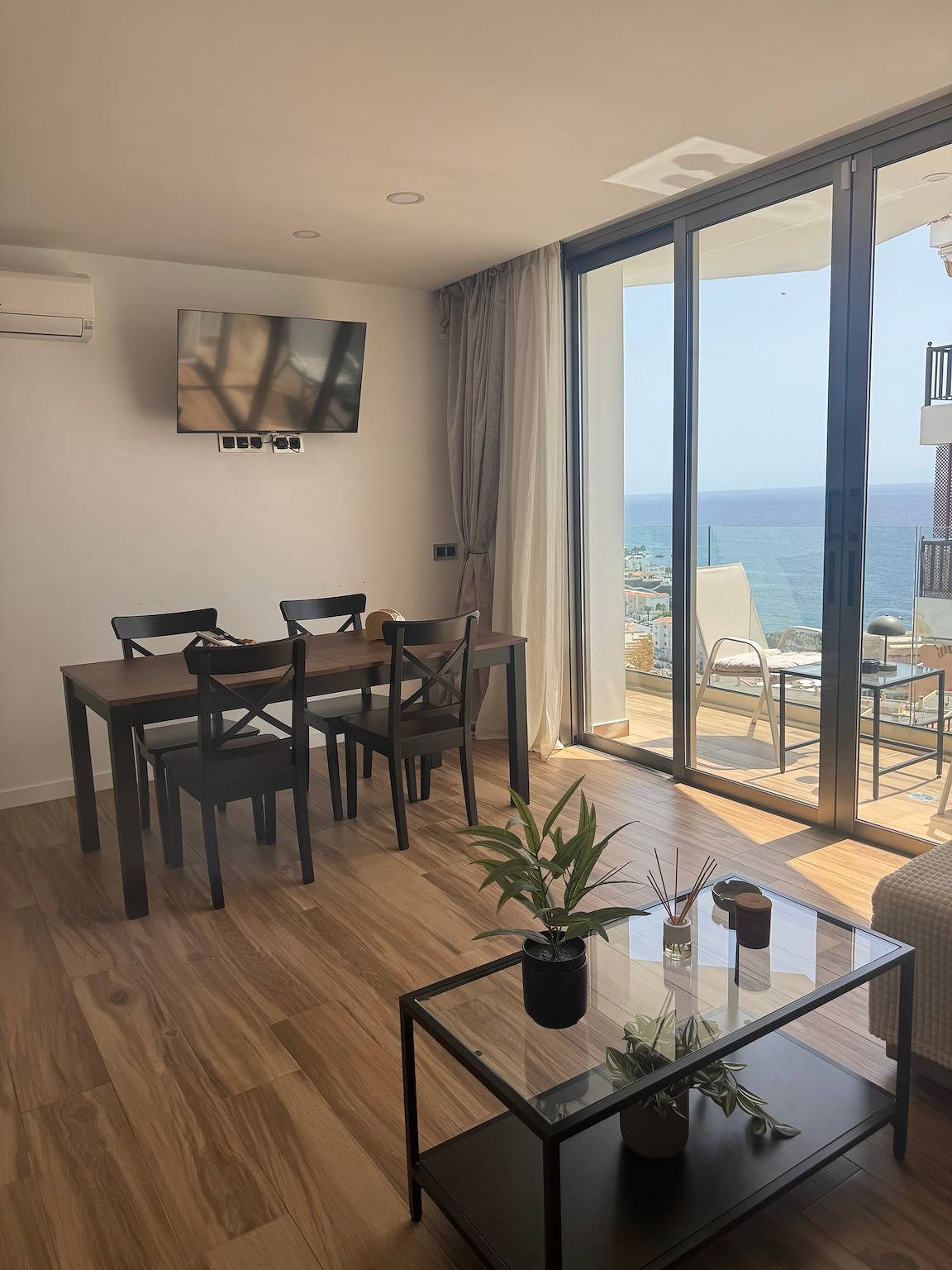 Appartement entier, Appartement de vacances 'Ale Deluxe Home' avec vue sur mer, Wi-Fi et climatisation in Puerto Santiago, Santiago del Teide